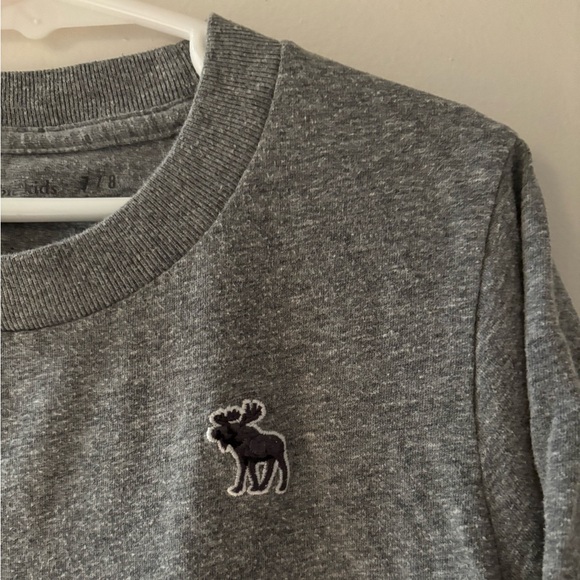 Abercrombie Kids Essential Icon Tee Size 7/8 - Picture 1 of 5